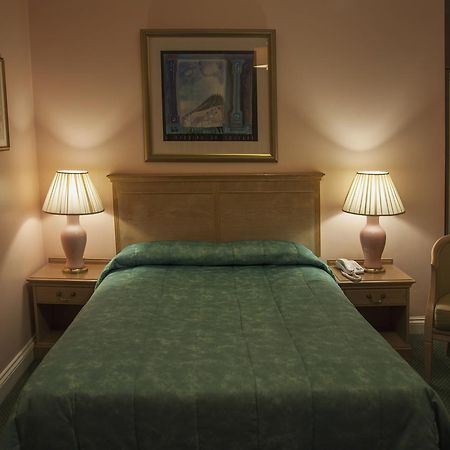 Her Majesty Hotel Лондон Екстер'єр фото