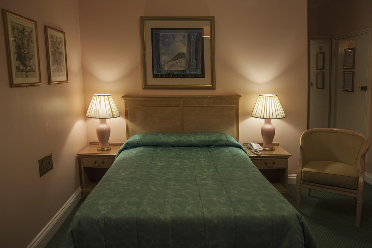 Her Majesty Hotel Лондон Екстер'єр фото
